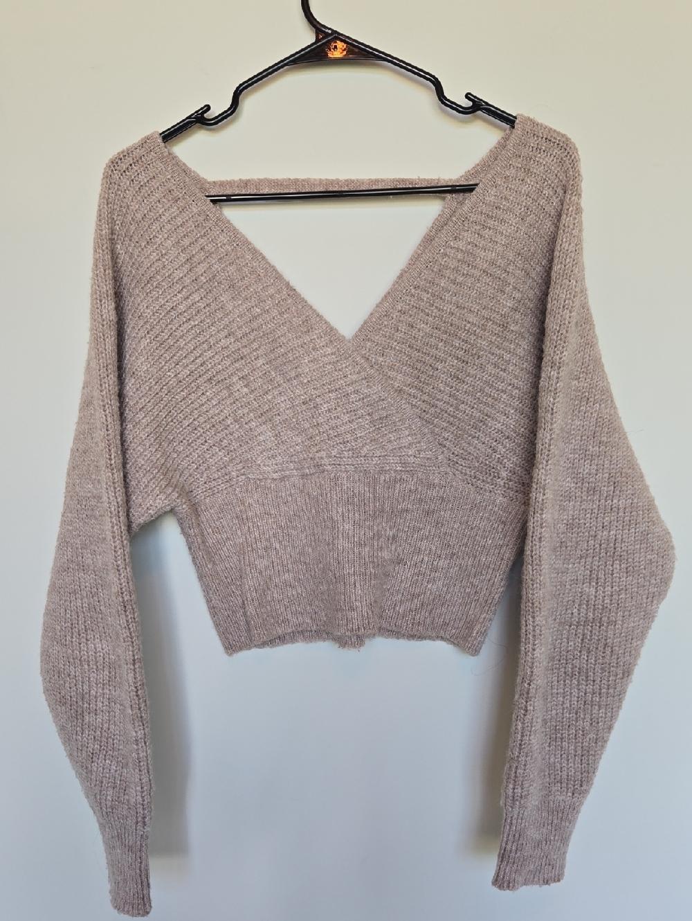 Bluivy V-Neck Cropped Sweater - Light Taupe